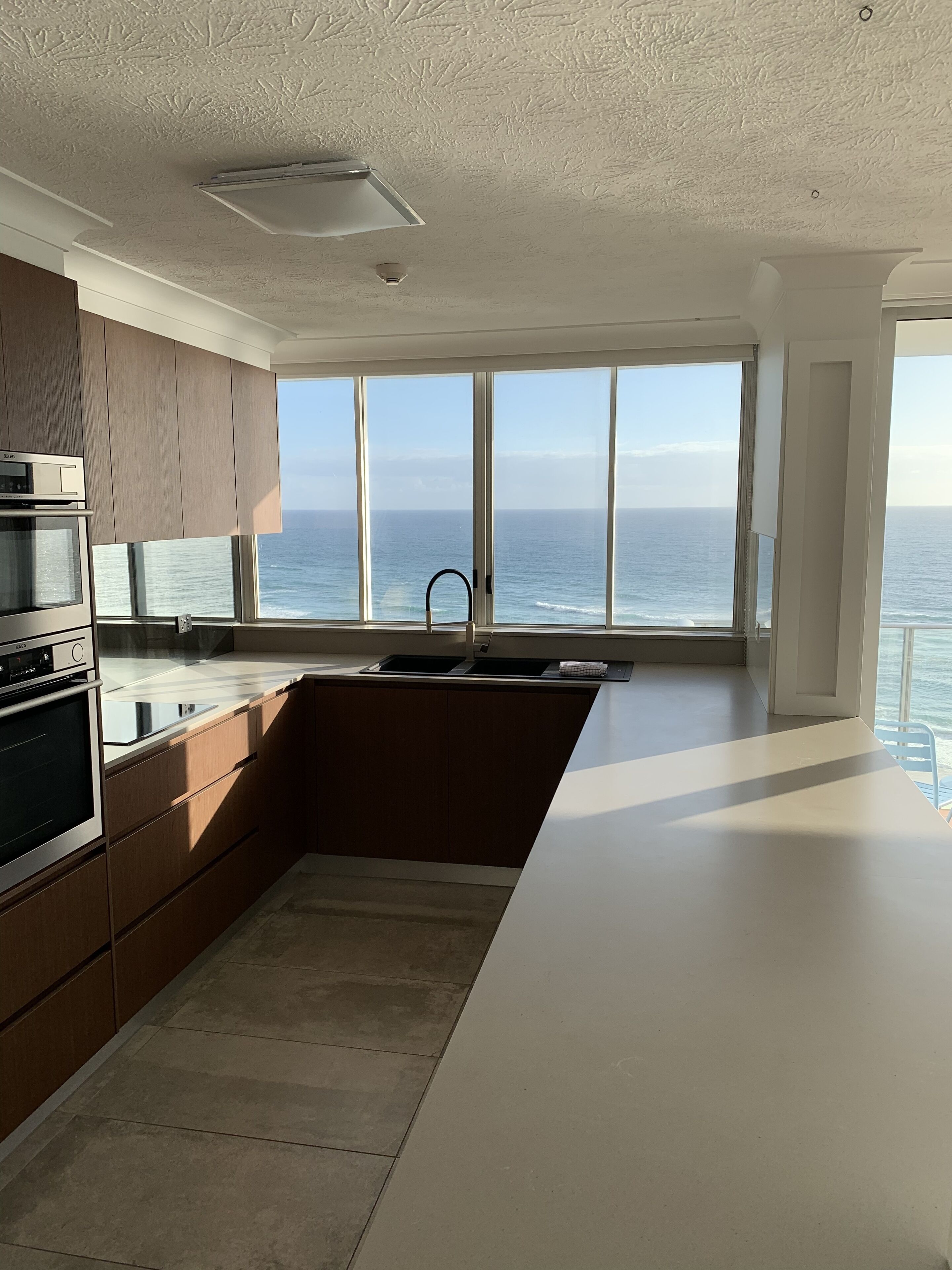 deluxe apartment, 2 bedrooms | private kitchen | full-sized fridge, microwave, oven, stovetop