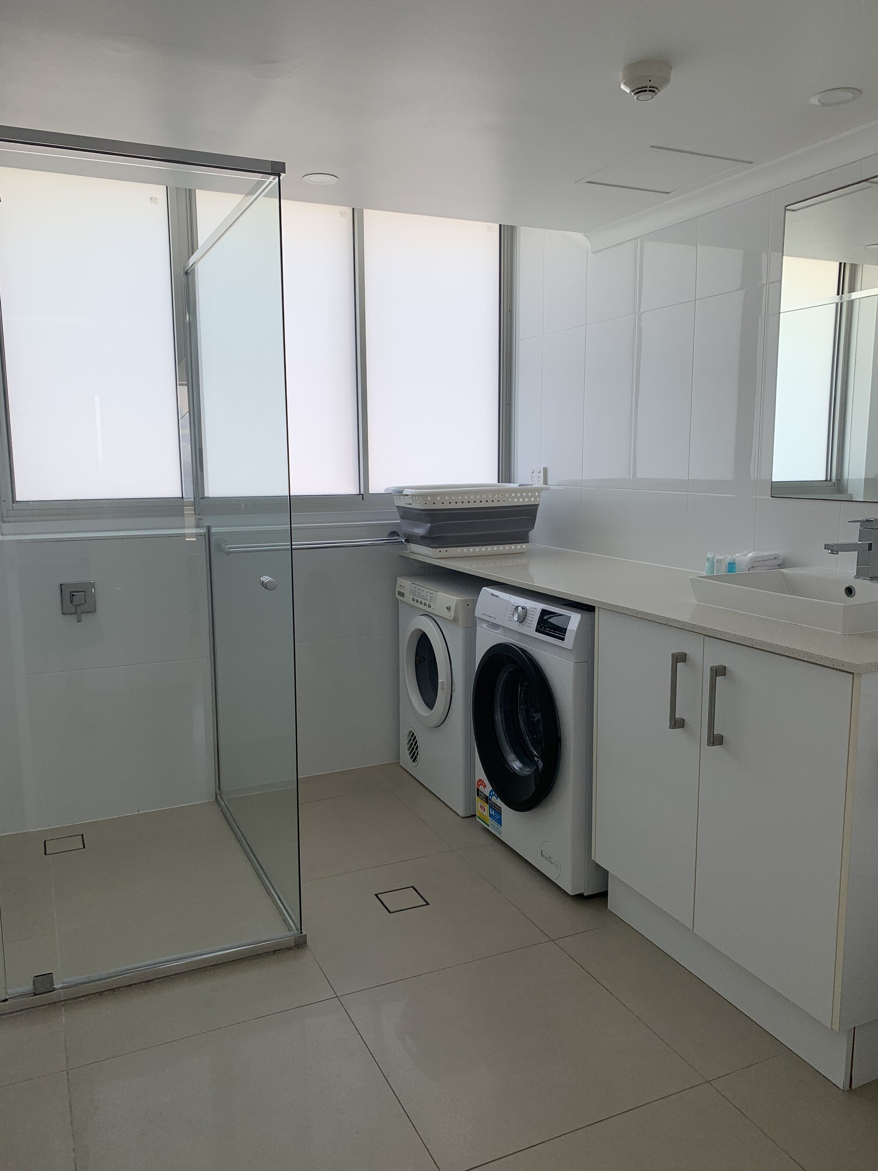 Photo - Pacific Regis Beachfront Holiday Apartments