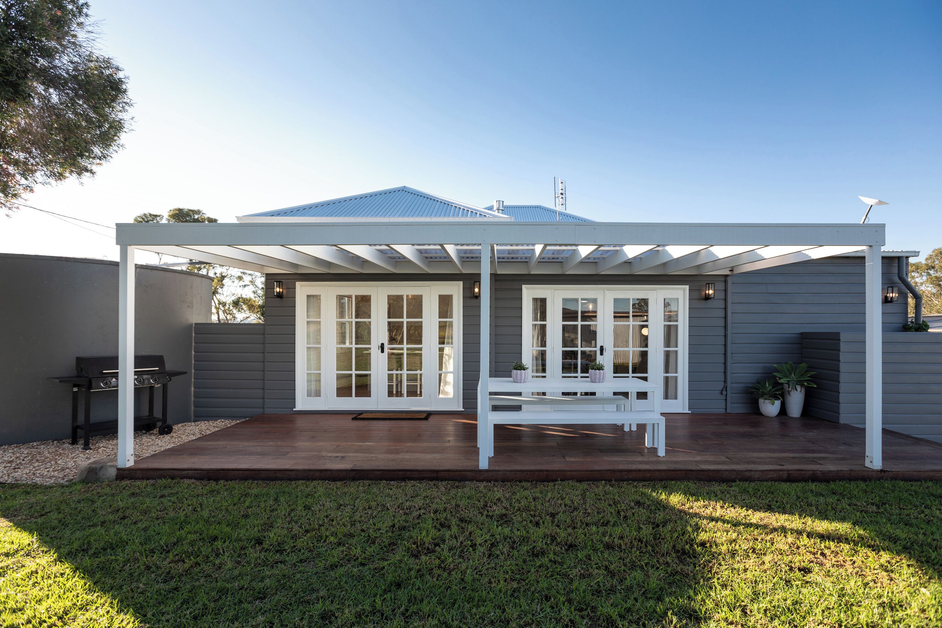 The Winemakers | Premium bedding, down duvets, blackout curtains, soundproofing