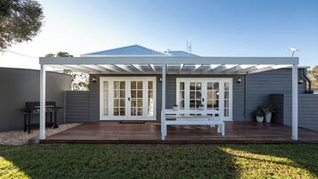 The Winemakers | Premium bedding, down duvets, blackout curtains, soundproofing