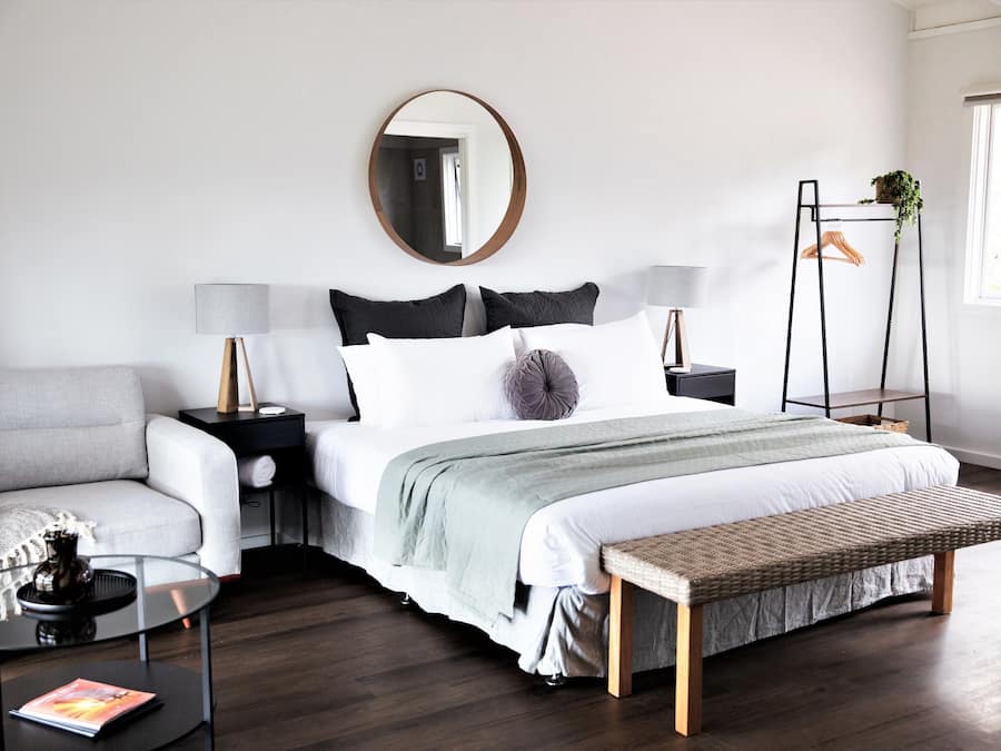 Chambre Standard, 1 trĂšs grand lit, vue vignoble