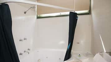 Combined shower/bathtub, jetted bath, free toiletries, hair dryer