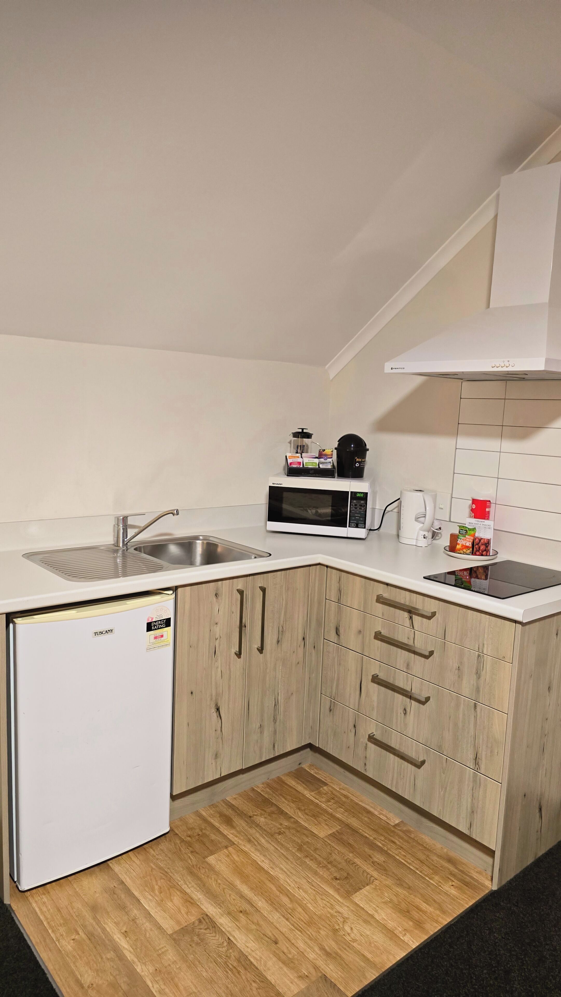 Executive Suite, Kitchenette | Private kitchen