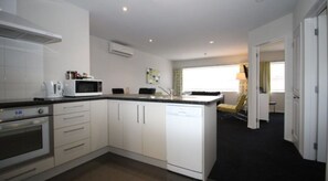 公寓, 厨房 (Apartment Suite) | 私人厨房 | 冰箱、微波炉、茶具/咖啡用具、电热水壶