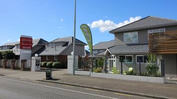 Apartamento, cozinha (Apartment Suite) | 1 quarto, frigobar, Wi-Fi de cortesia, roupa de cama