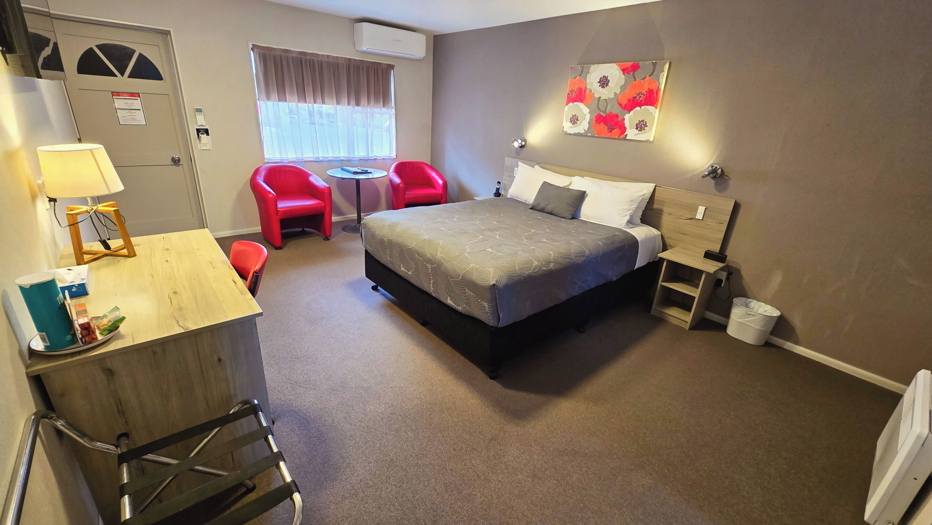 Estudi executiu | Minibar, wifi gratuïta i roba de llit 