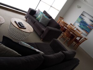 Living area - Kirribilli Riverfront Apartments (New Farm)