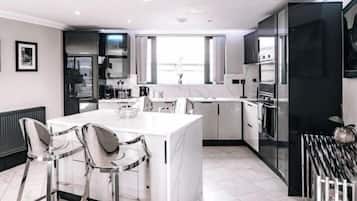 Penthouse Luxe, 1 trÚs grand lit | Cuisine privée