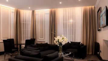 Appartement Ville, 2 chambres | Coin séjour | Télévision à écran plat