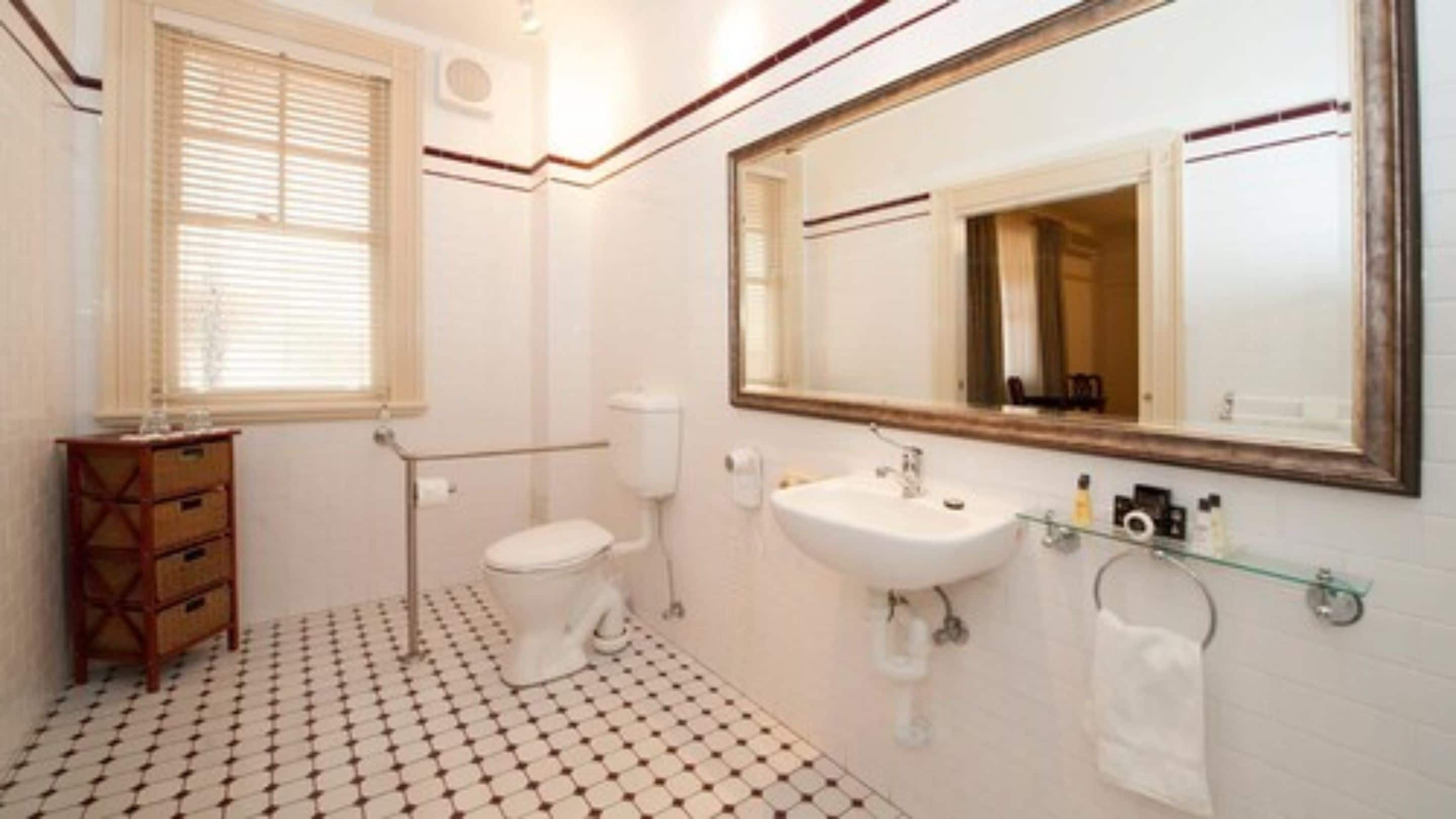 superior room, 1 queen bed with sofa bed, accessible | bathroom | free toiletries, hair dryer, bathrobes, slippers