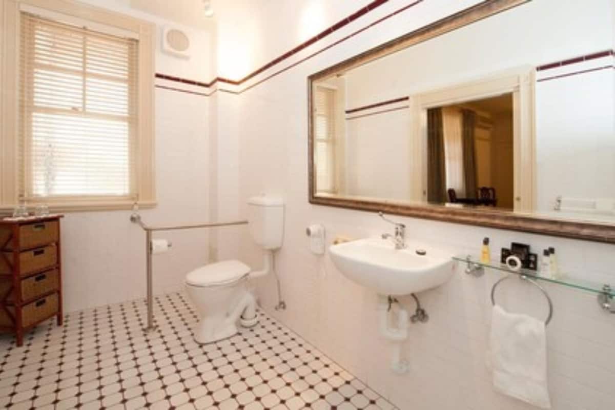 superior room, 1 queen bed with sofa bed, accessible | bathroom | free toiletries, hair dryer, bathrobes, slippers