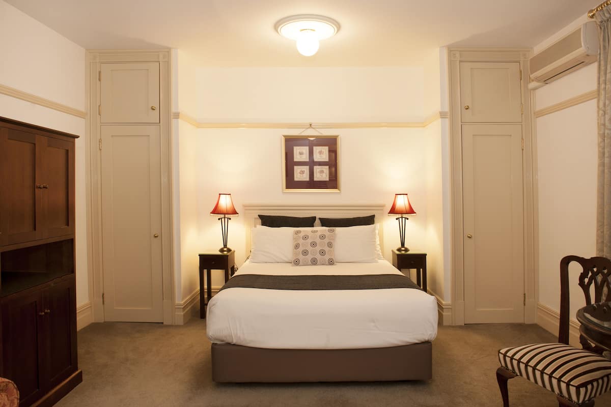 superior room, 1 queen bed with sofa bed, accessible | 1 bedroom, premium bedding, pillow-top beds, minibar