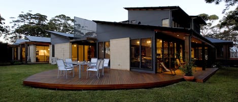 Fachada de la propiedad