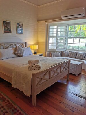 Beachcomber | Individually decorated, individually furnished, iron/ironing board - Arcadia House (Byron Bay)