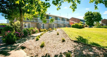 Bathurst Studio Apartments