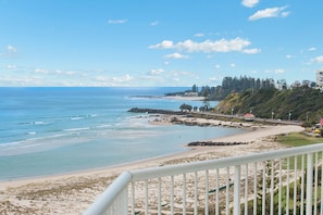 Beach/ocean view - Meridian Tower (Coolangatta)