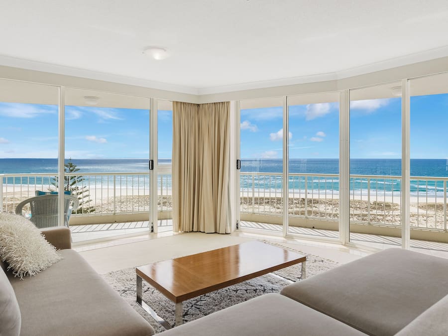 Sub Penthouse - Three Bedroom Apartment | Living area | 44-inch TV with digital channels, table tennis