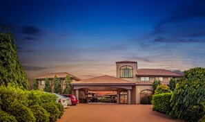 Front of property - Mackay Resort Motel (West Mackay)