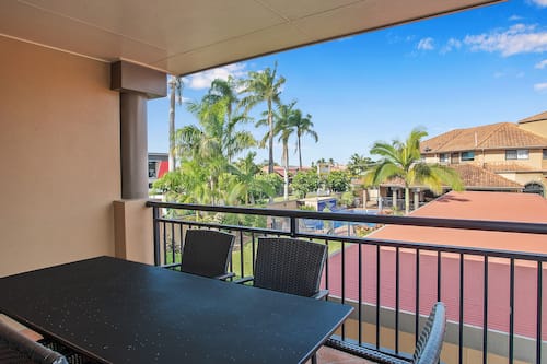 Self-Contained Family Room | Terrace/patio