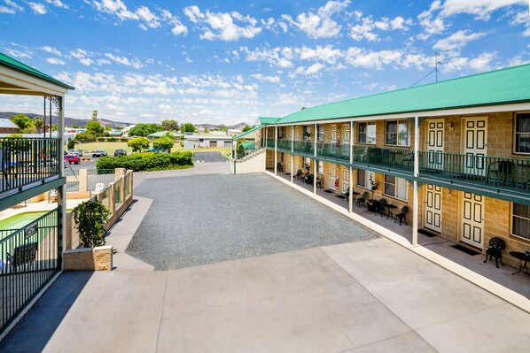 Courtyard - Soldiers Motel (Mudgee)