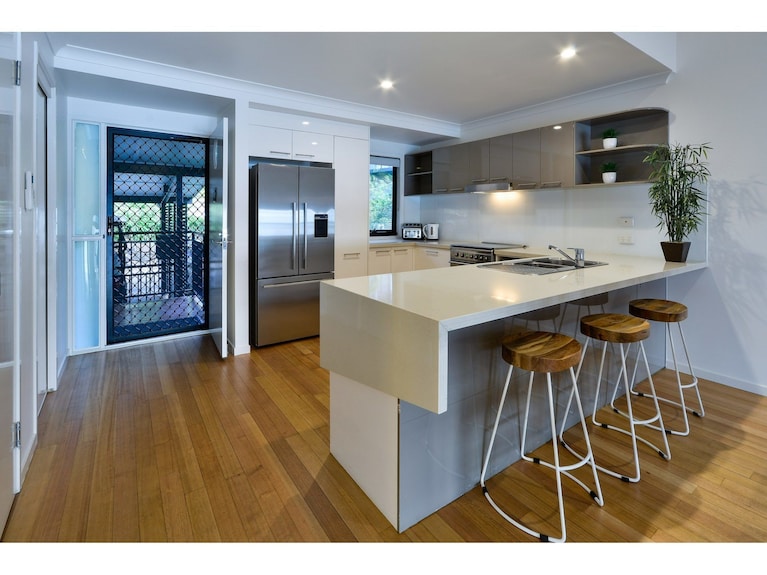 Apartment, 2 Bedrooms | Private kitchen | Full-sized fridge, microwave, oven, stovetop - Shorelines 31 (Whitsundays)