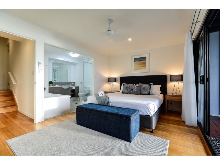 Apartment, 2 Bedrooms | 2 bedrooms, iron/ironing board, travel cot, bed sheets - Shorelines 31 (Whitsundays)