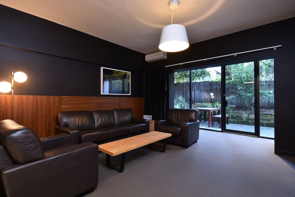 Riverview Hotel by null