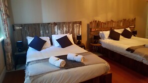 Doppel- oder Zweibettzimmer | Hochwertige Bettwaren, kostenloses WLAN