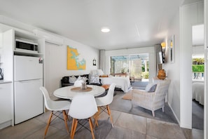 Classic-Apartment, 1 Schlafzimmer, Gartenblick | Hochwertige Bettwaren, Daunenbettdecken