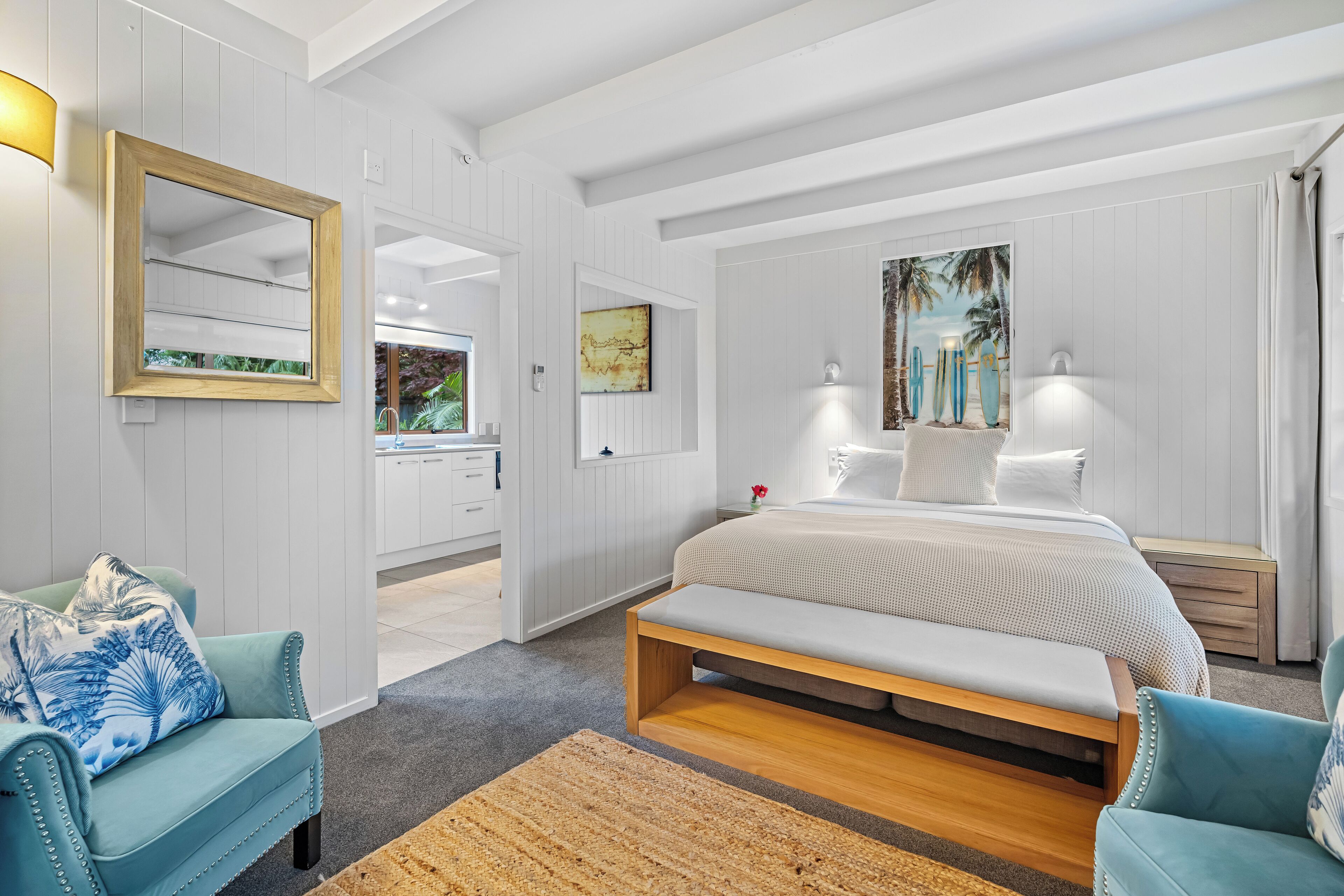 Executive Studio Suite, 1 King Bed, Pool View