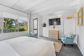 Executive Studio Suite, 1 King Bed, Pool View | Premium bedding, down comforters, memory foam beds