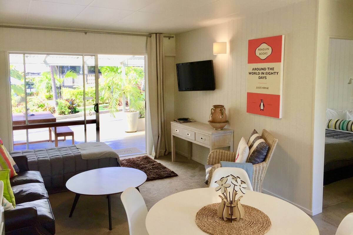 Exclusive Apartment, 1 Bedroom, Private Bathroom, Pool View | Premium bedding, down duvets, memory-foam beds, individually decorated