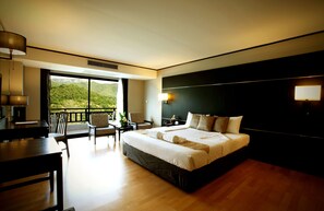 Deluxe Room, Balcony