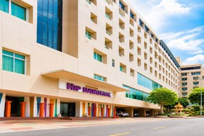 Exterior - Hip Bangkok (Bangkok)