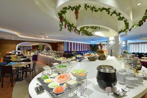 Breakfast buffet - Hip Bangkok (Bangkok)