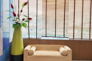 Lobby sitting area - Hip Bangkok (Bangkok)