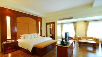 Minibar, in-room safe, desk, blackout drapes