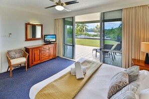 2 bedrooms, iron/ironing board, travel cot, free WiFi - Hibiscus 006 (Whitsundays)