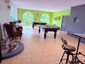 Billiards - Korora Bay Village Resort (Korora)