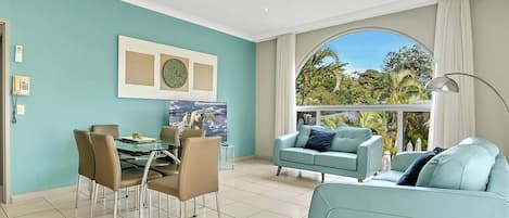 家庭公寓, 2 間臥室, 非吸煙房, 廚房 | 起居區 | 電視、 DVD 播放機、乒乓球