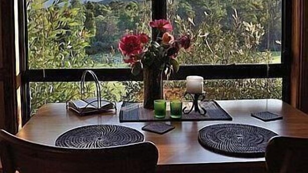 Flat-screen TV, fireplace - Tuckeroo Cottages & Gardens (Rathdowney)