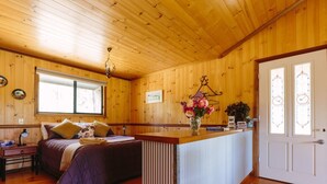 Panoramic Cabin, 1 Queen Bed, Non Smoking, Kitchenette (Cottage - Blue Wren) | Room amenity - Tuckeroo Cottages & Gardens (Rathdowney)