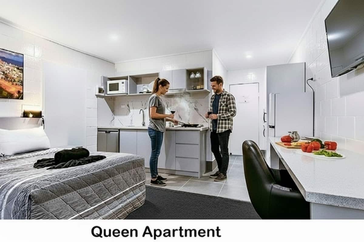 Queen Apartment