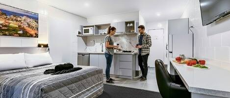 Suite Studio Supérieure, 1 chambre, cuisine | Surmatelas, décoration personnalisée