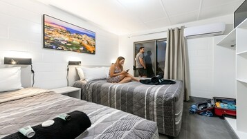 Superior Apartment, 3 Bedrooms | Pillowtop beds, individually decorated, laptop workspace, soundproofing