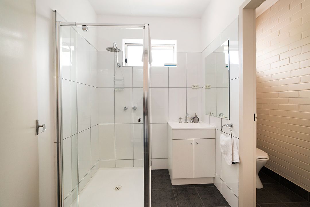 Deluxe Twin | Bathroom