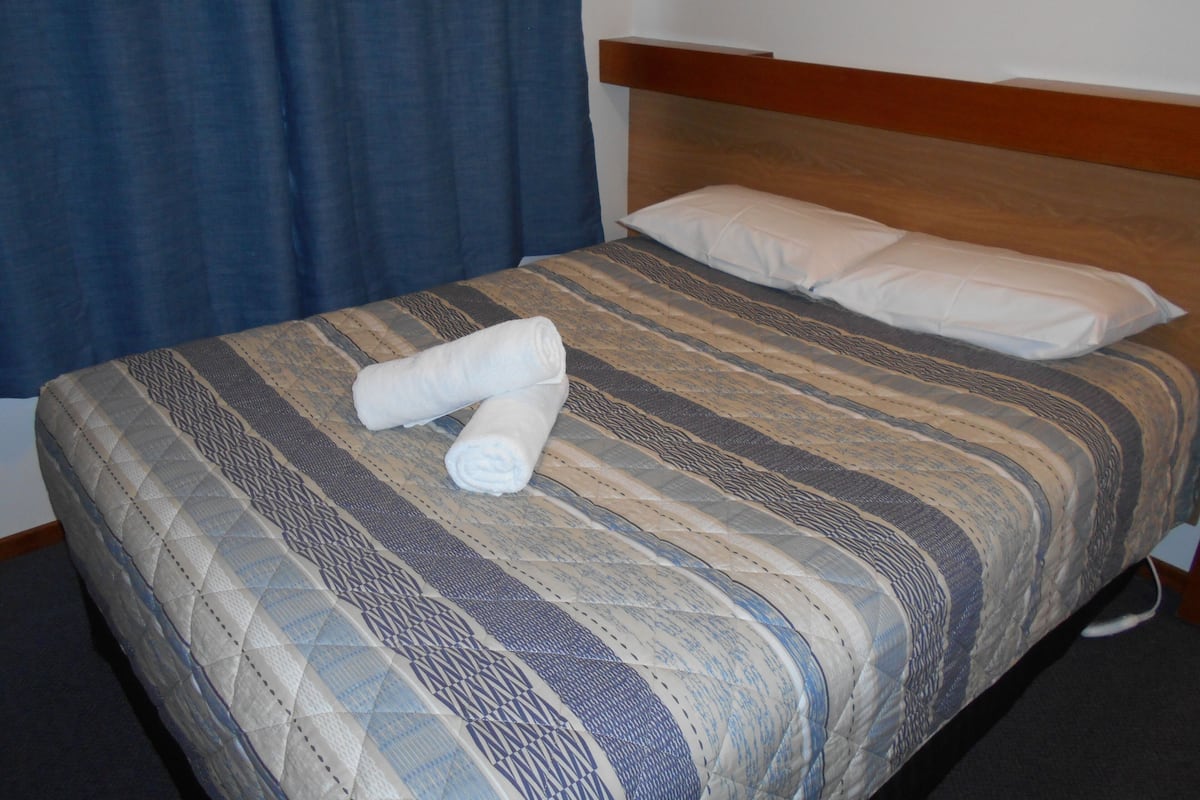 Apartment, 2 Bedrooms | 1 bilik tidur, peralatan tempat tidur premium, dihias secara berasingan
