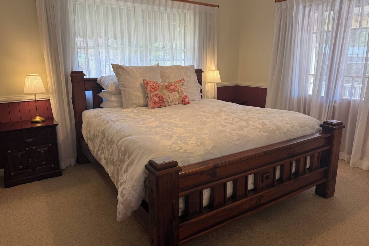  Executive King Suite | Premium bedding, iron/ironing board, free WiFi, individually decorated