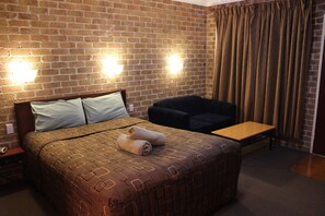Standard Room, Non Smoking (DLXQueen) | View from room - Acacia Motor Inn Armidale (Armidale)