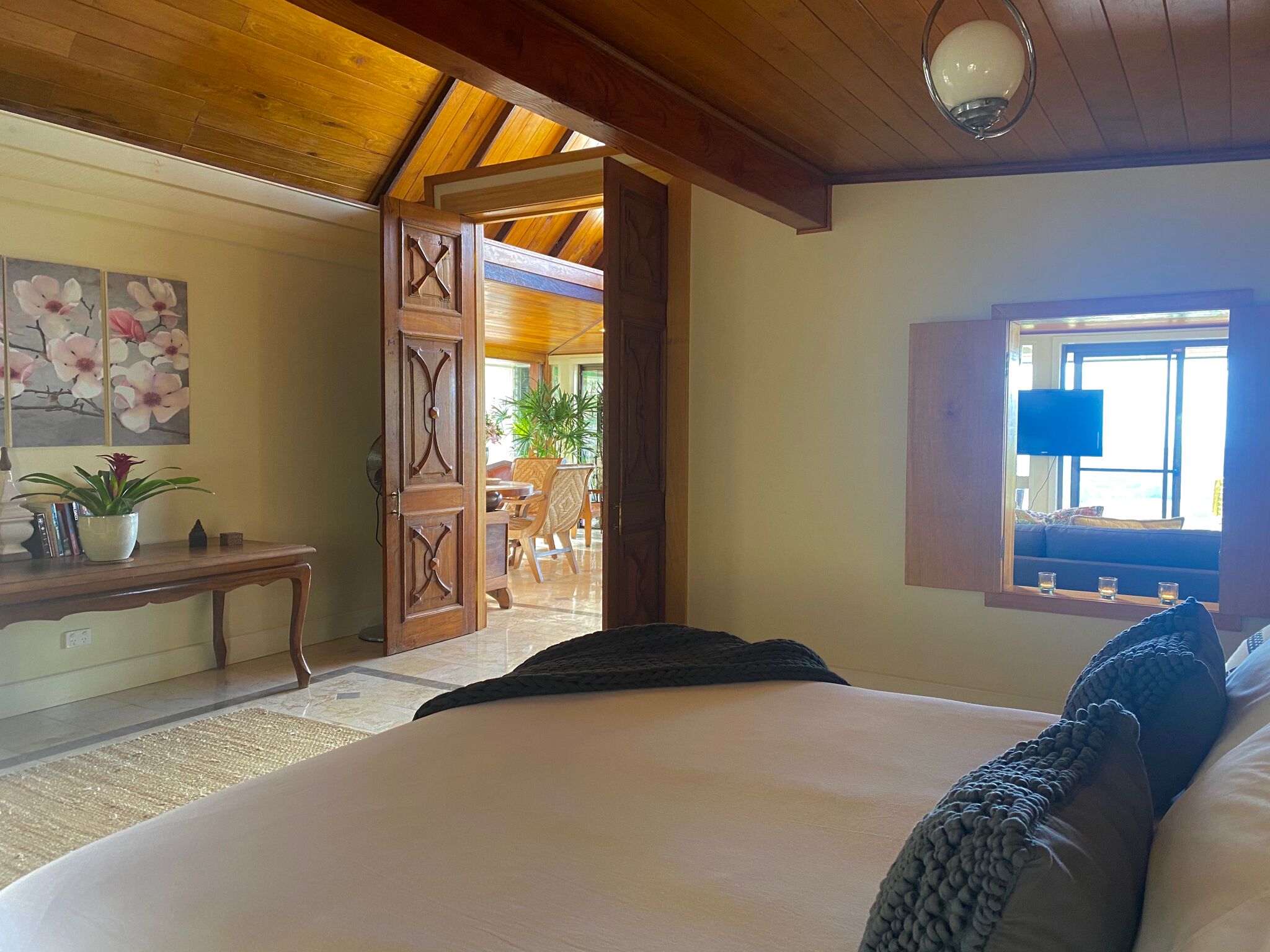 Egyptian cotton sheets, iron/ironing board, free WiFi, bed sheets